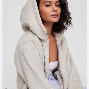 Aritzia TNA Teddy Shearling Zipped up Hoodie Size XS